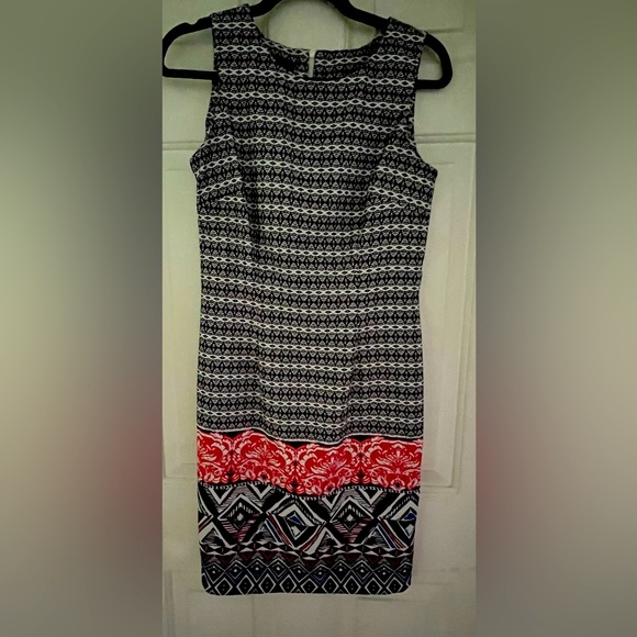 Mario Serrani Dresses & Skirts - Mario Serrani Italy geometric sheath dress in size 4